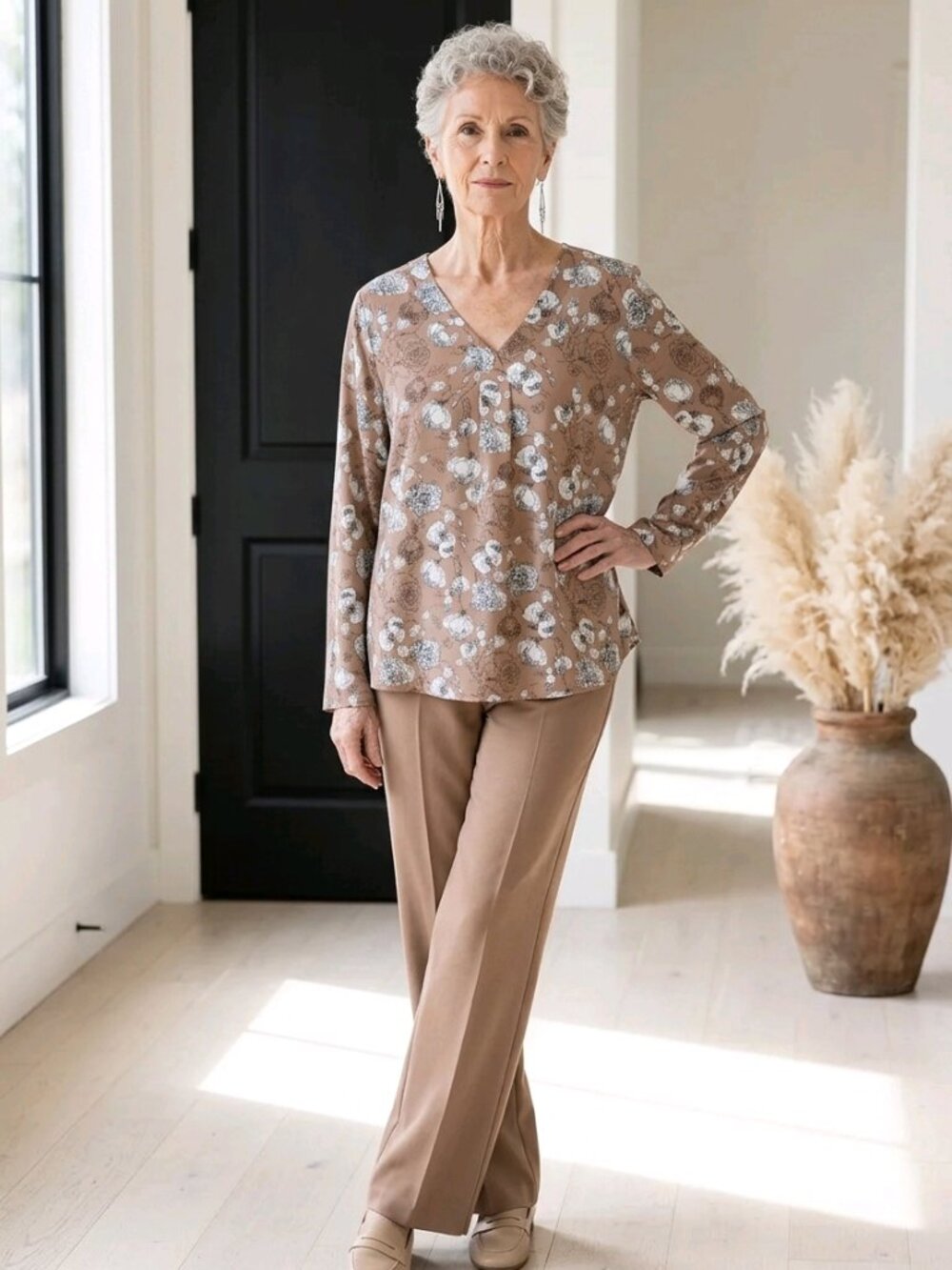 Youtalia Pullover Long Sleeve V Neck Blouse in Beige, White and Blue Size Large